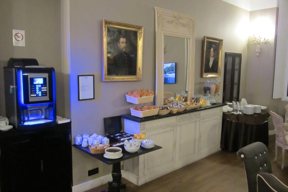 Food and drinks, Food, Continental breakfast, Buffet breakfast