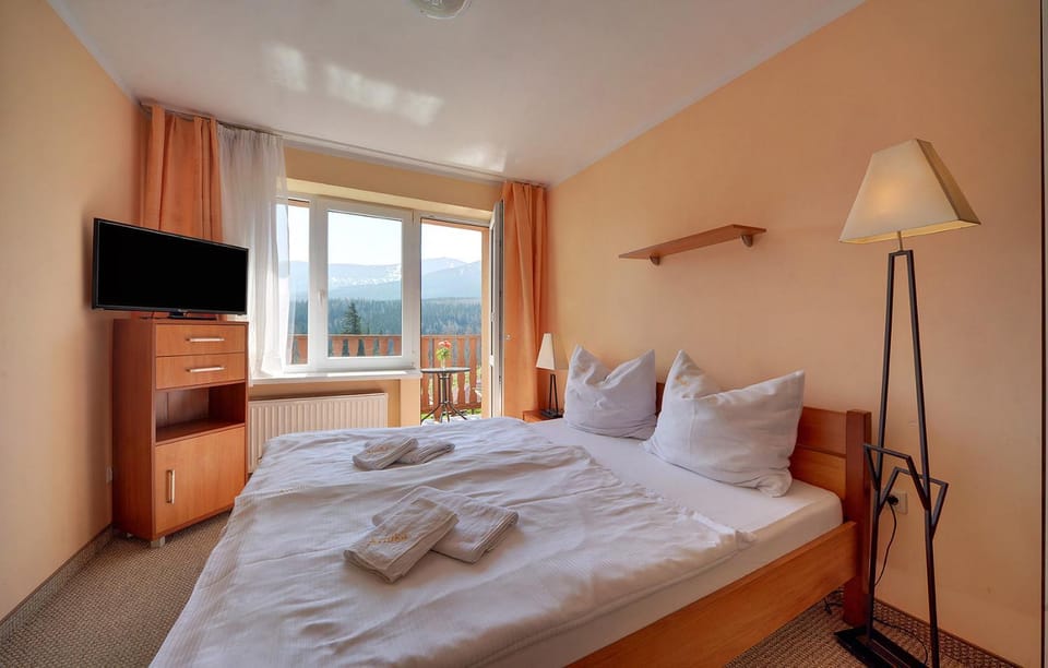 Balcony/Terrace, Photo of the whole room, Mountain view
