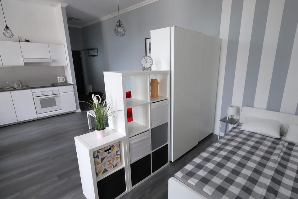 Kitchen or kitchenette, Bedroom