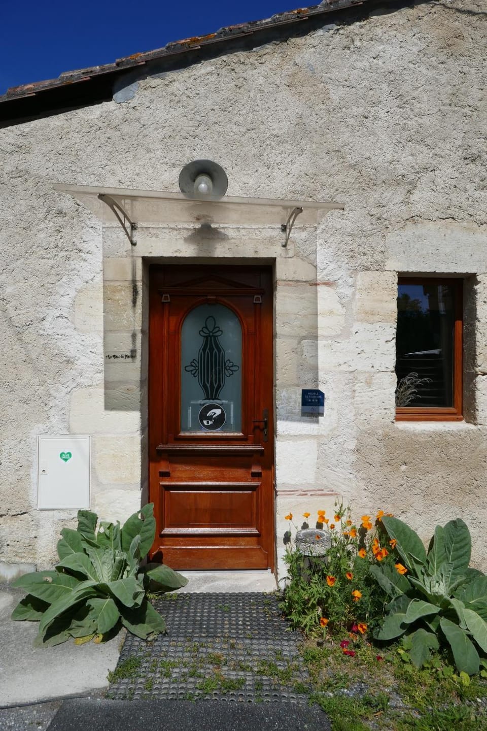 Facade/entrance