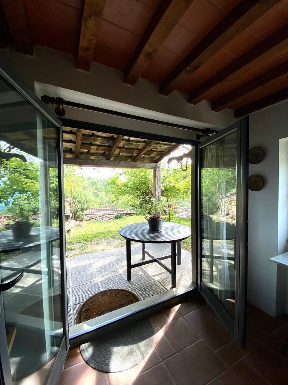 Seating area, kitchen