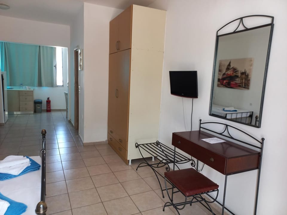 Serifos Palace Apartment hotel in Milos