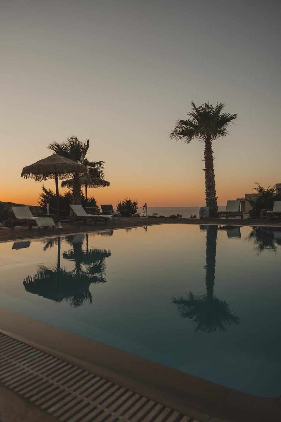Shower, Toilet, Property building, Restaurant/places to eat, Summer, Bathroom, Seating area, Swimming pool, Breakfast, Continental breakfast, Continental breakfast, sunbed, sunbed