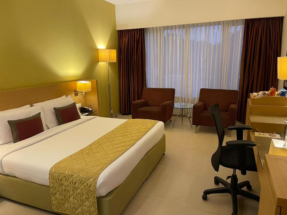 Bed, Seating area, Bedroom