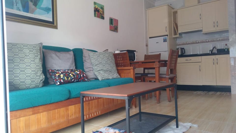 Kitchen or kitchenette, Living room