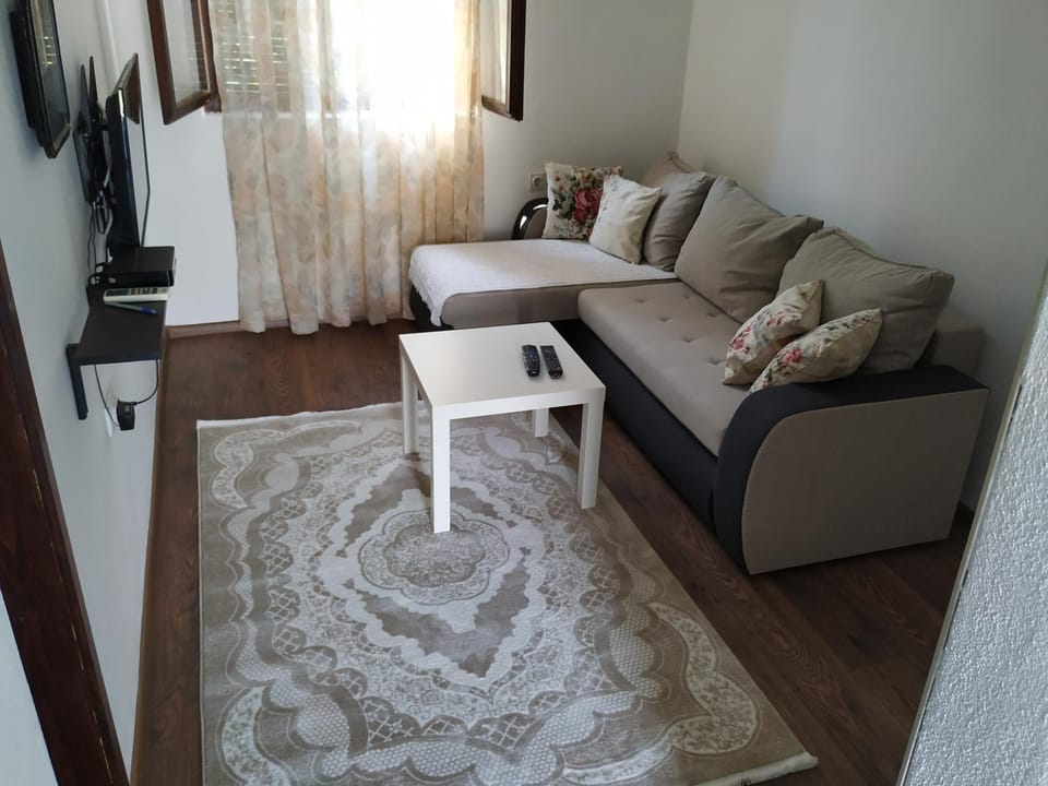 Apartman Amra-beautiful holiday home House in Ulcinj Municipality