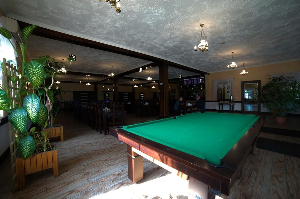 Property building, Billiard, Lounge or bar