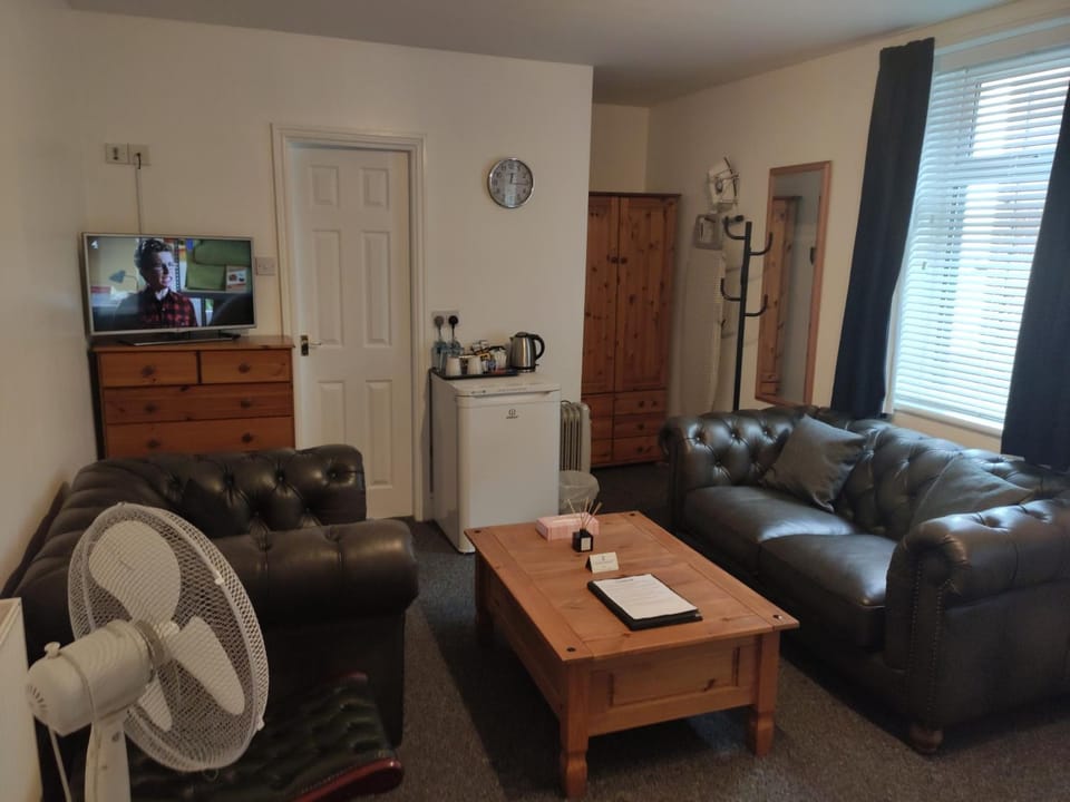 Communal lounge/ TV room, TV and multimedia