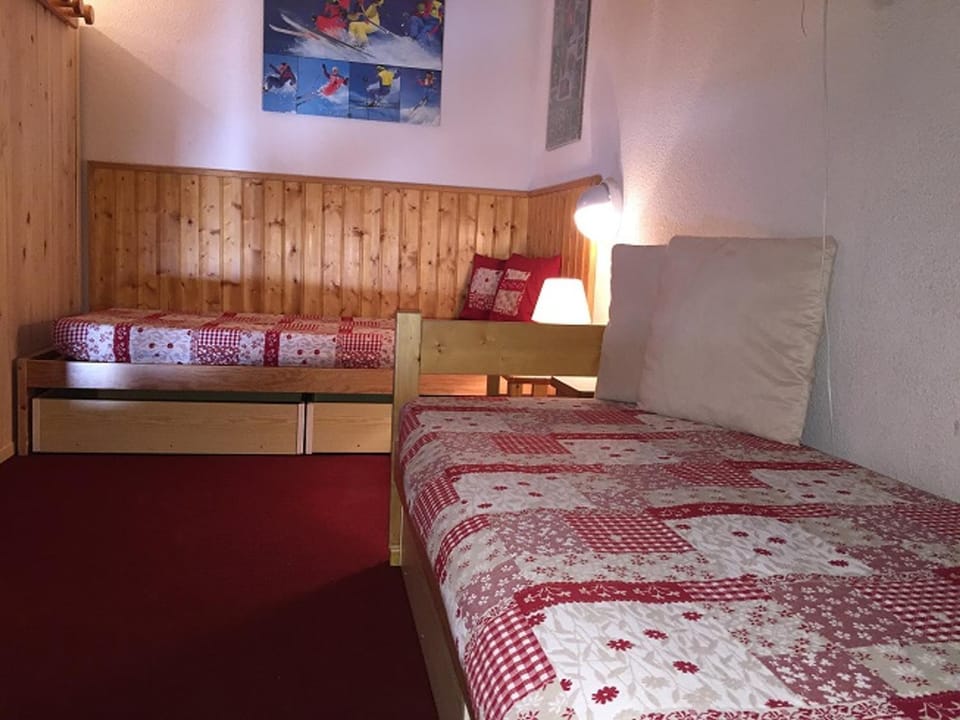 2 pièces + mezzanine, 6 pers, ski aux pieds, Wifi Apartment in Les Allues