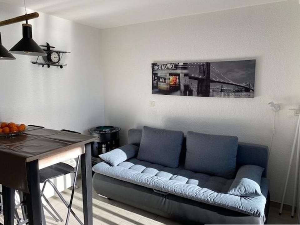 Studio Cabine à Le Barcarès, 4 couchages, terrasse, parking, piscine et activités sportives - FR-1-195-23 Cabin in Le Barcarès
