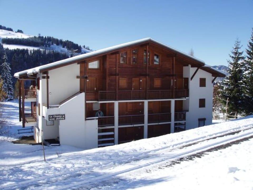 Studio charmant pour 4 pers avec parking à Notre-Dame-de-Bellecombe - FR-1-505-49 Apartment in Notre-Dame-de-Bellecombe