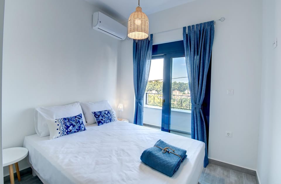 Bed, Bedroom, air conditioner
