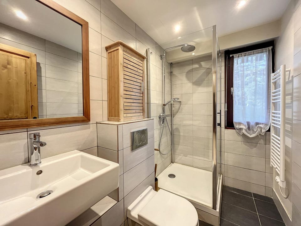 Appartement Chaleureux à Chamonix, 4 Pers, Près du Brévent avec Terrasse et Parking - FR-1-507-26 Apartment in Chamonix