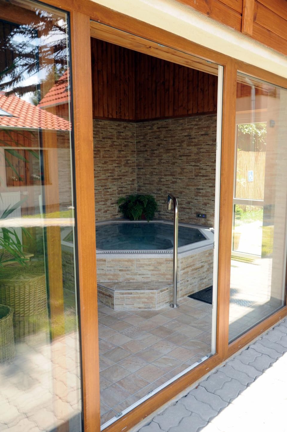 Hot Tub, Spa and wellness centre/facilities