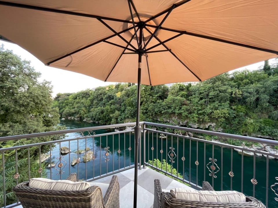 Natural landscape, Balcony/Terrace, River view