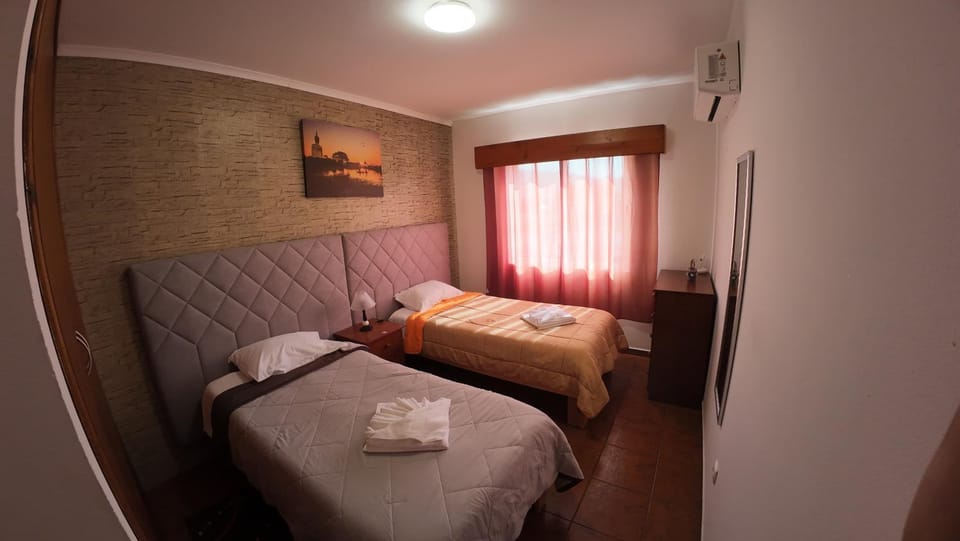 Bed, Bedroom, air conditioner