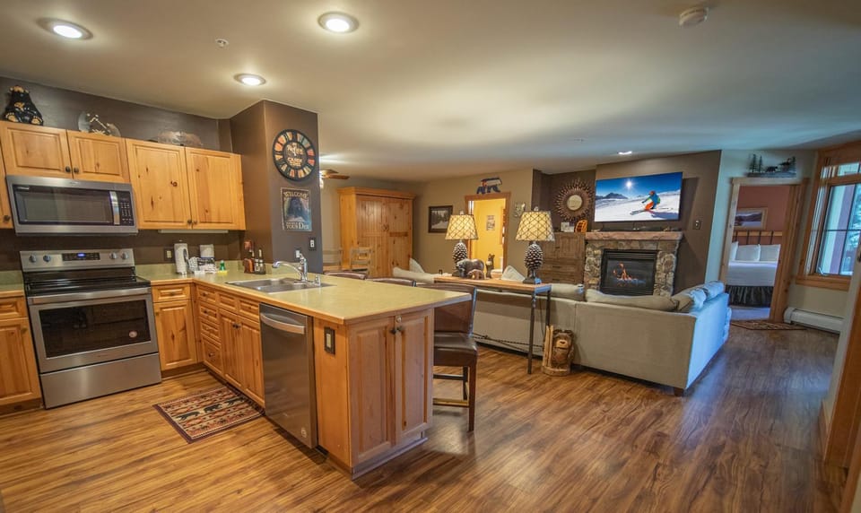Expedition Station 8590 by SummitCove Lodging in Colorado House in Keystone