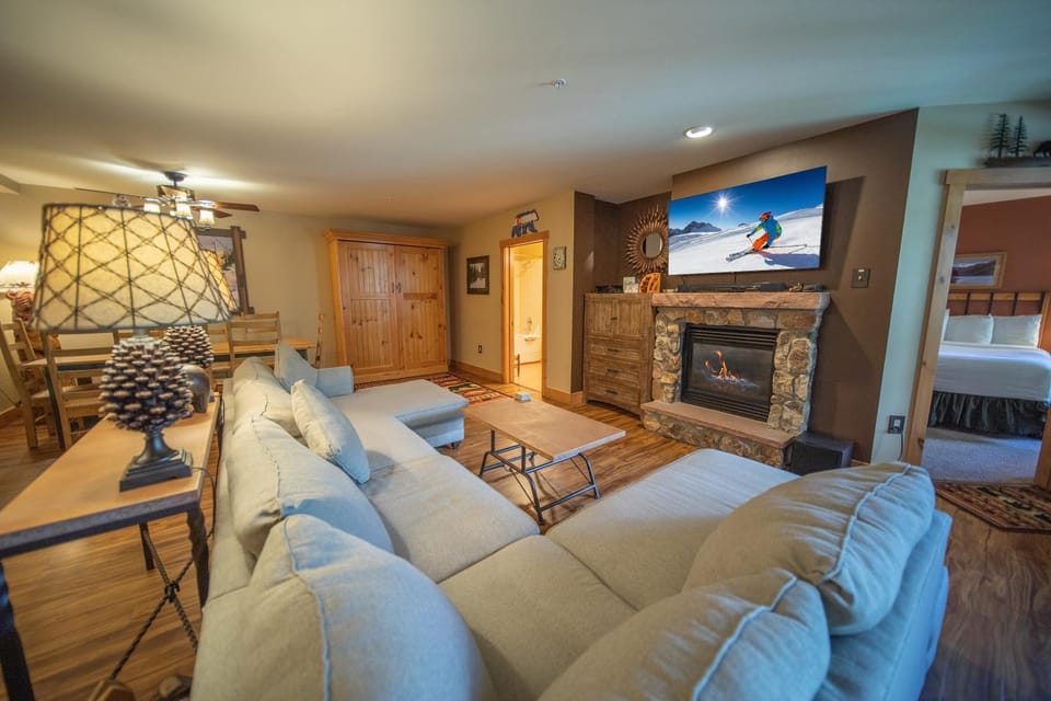 Expedition Station 8590 by SummitCove Lodging in Colorado House in Keystone