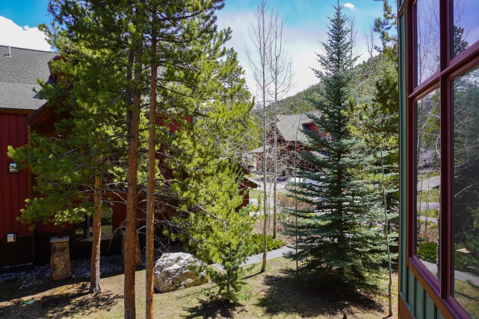 Seasons 1851 by SummitCove Lodging in Colorado House in Keystone