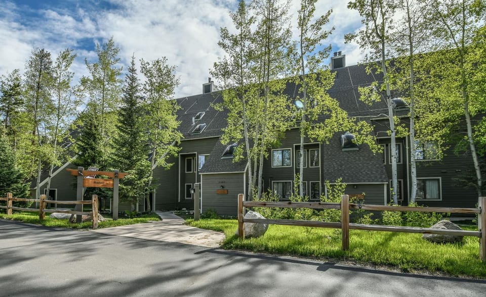 Pines 2045 by SummitCove Lodging in Colorado House in Keystone