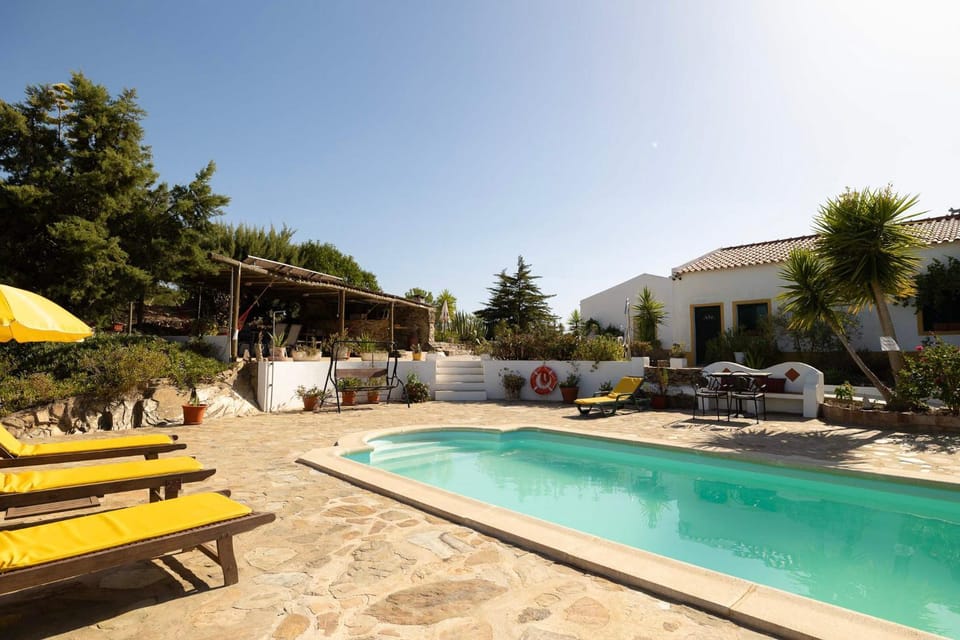 Ninho Da Poupa Country House in Portugal