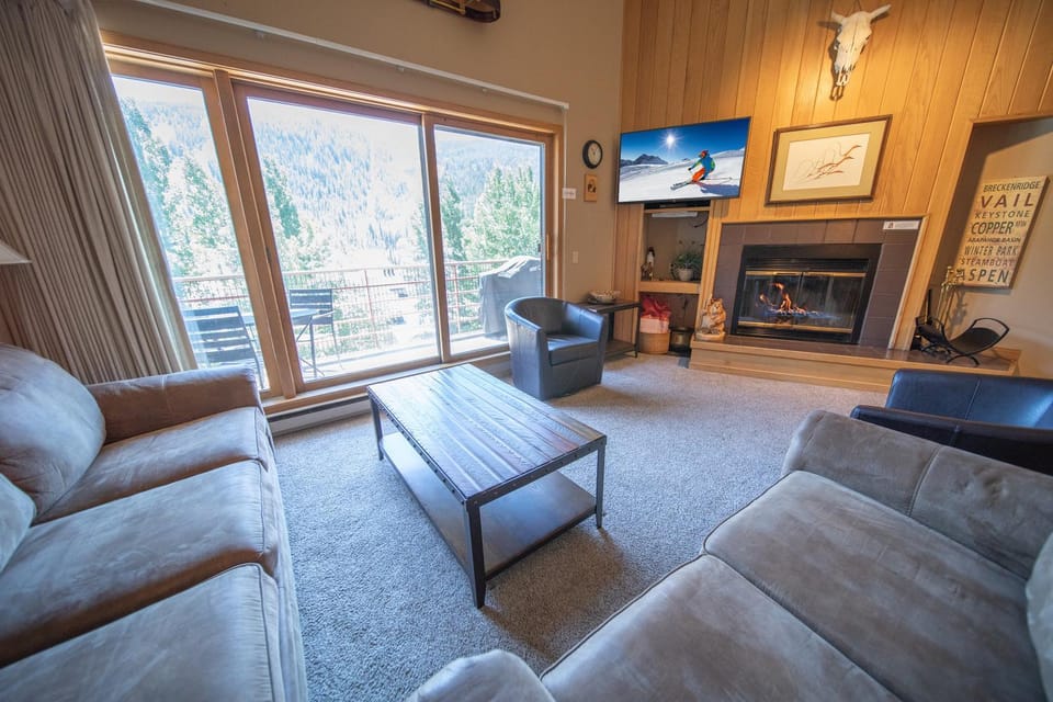 Ski Run 302 by SummitCove Lodging in Colorado House in Keystone