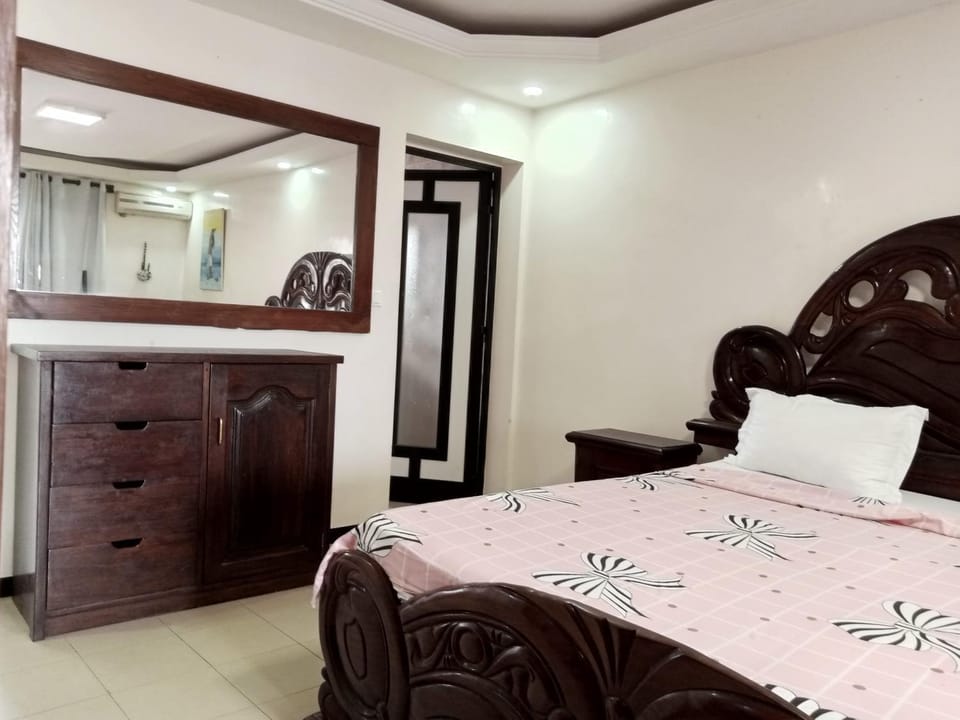 Bed, Bedroom, wardrobe