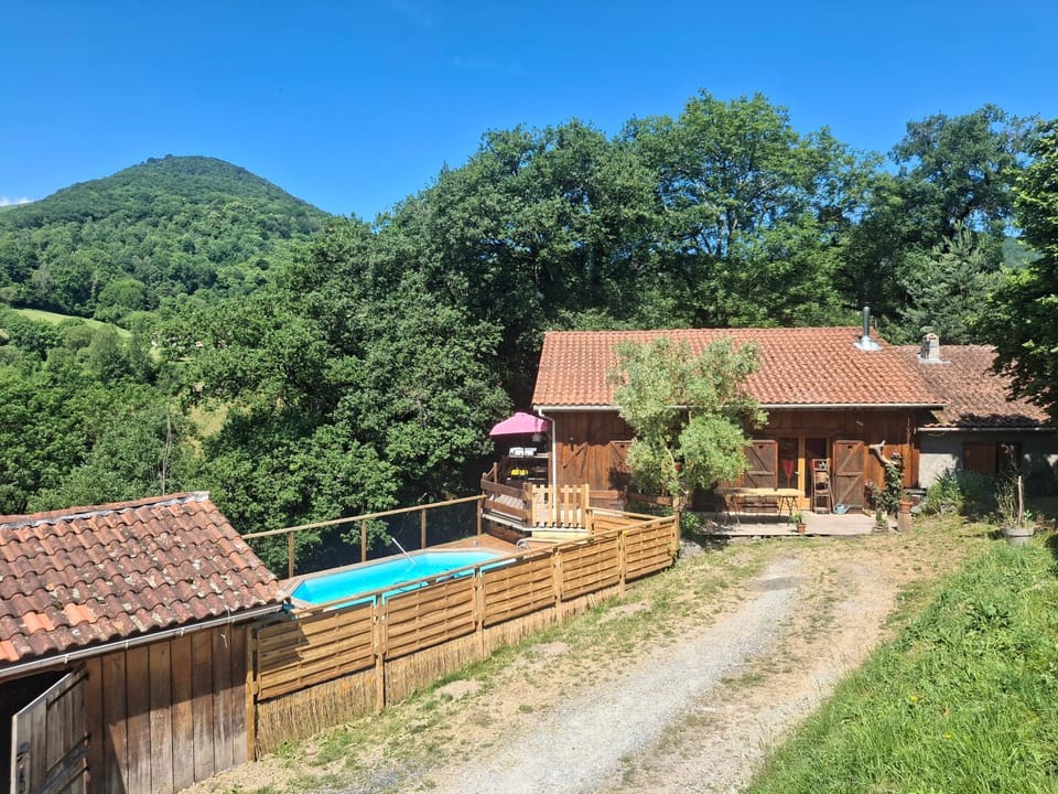 Le Refuge De L'Ourse Chalet in Occitanie