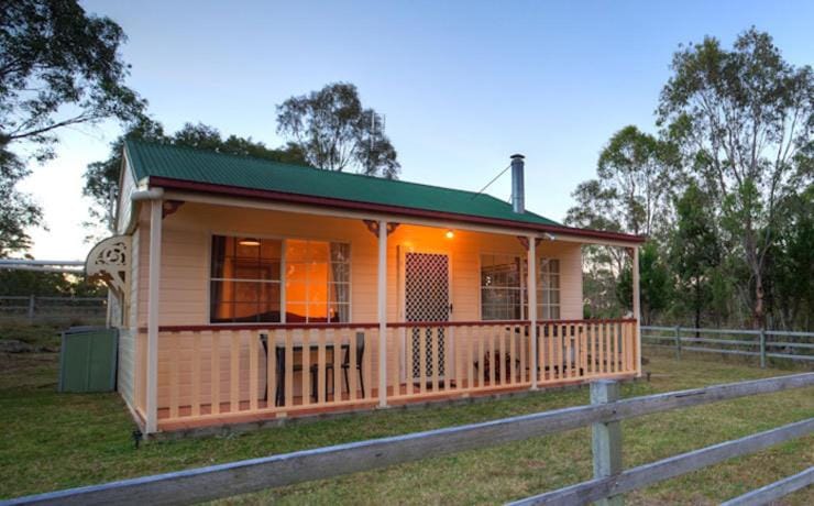 Accommodation Creek Cottages & Sundown View Suites Villa in Ballandean