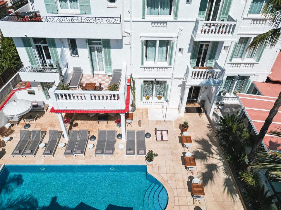 Property building, Swimming pool