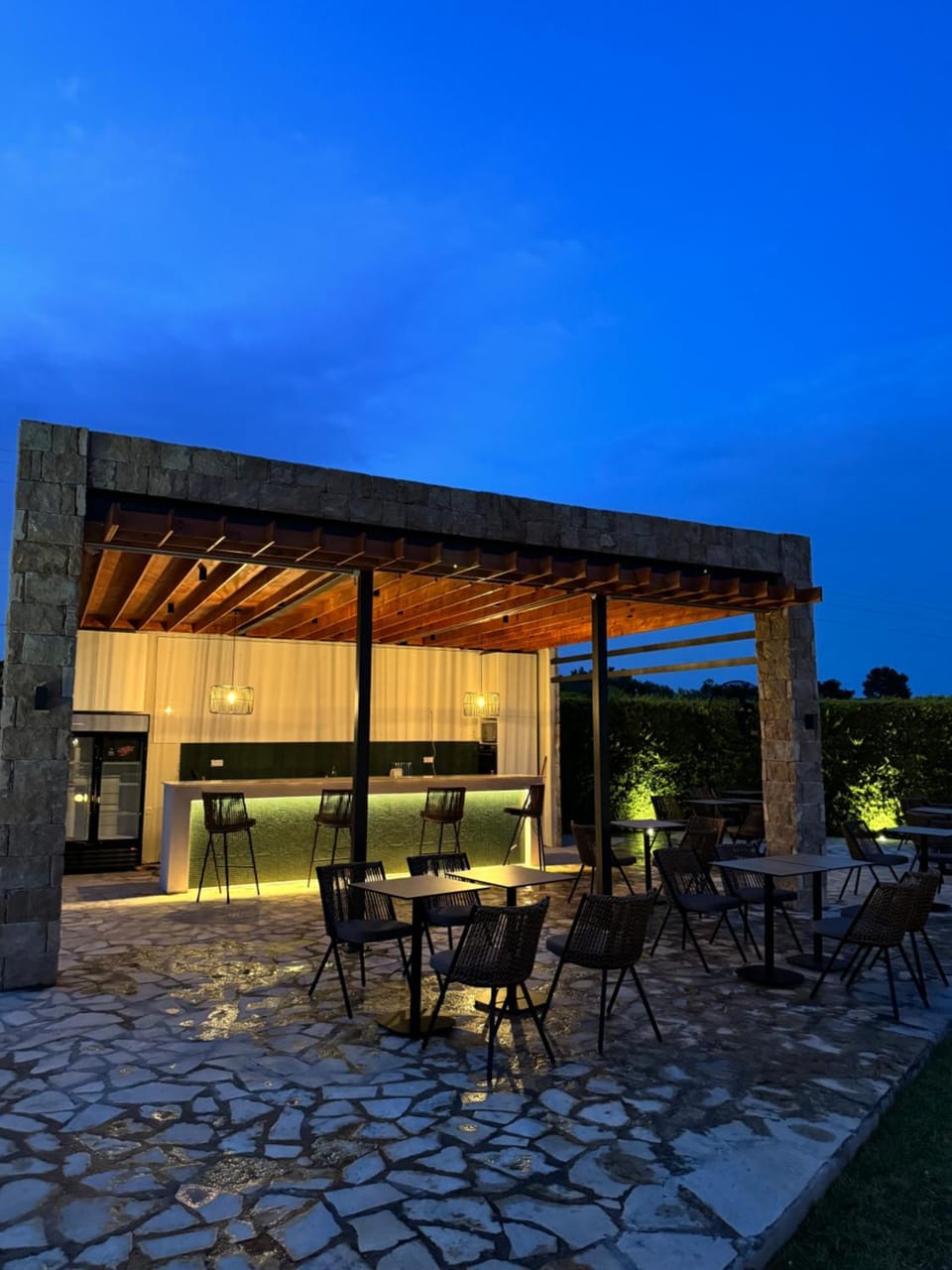 Property building, Restaurant/places to eat, Swimming pool, Breakfast