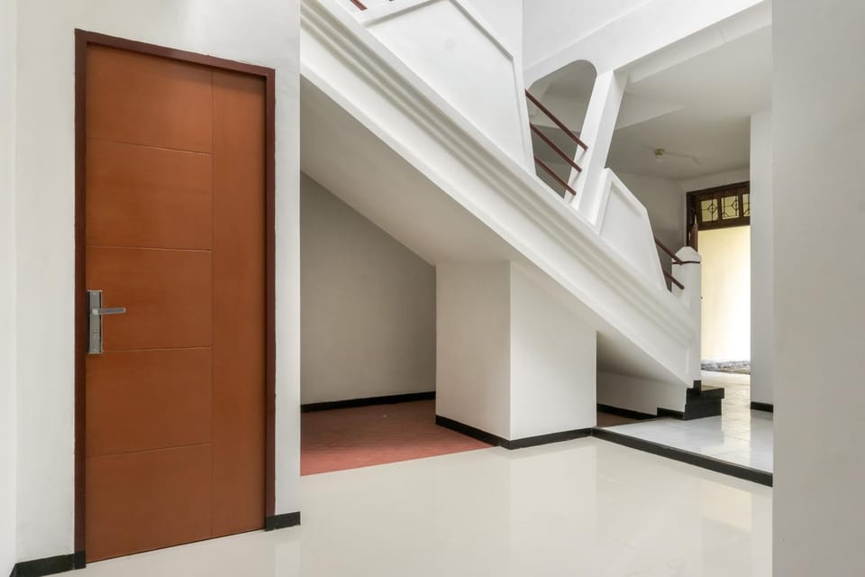 RedDoorz near Universitas Widyagama Malang Bed and Breakfast in East Java