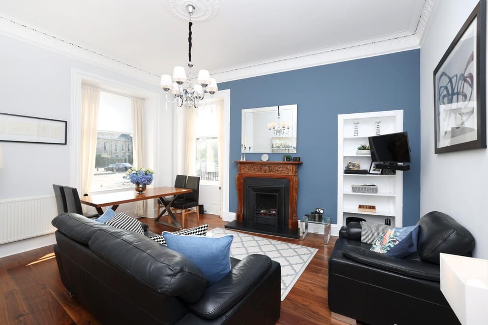 Living room, Dining area, Diving