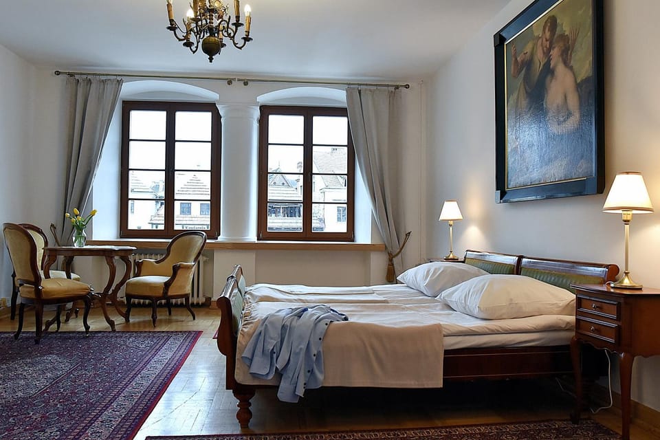 Bed, Hot Tub, Photo of the whole room, Landmark view