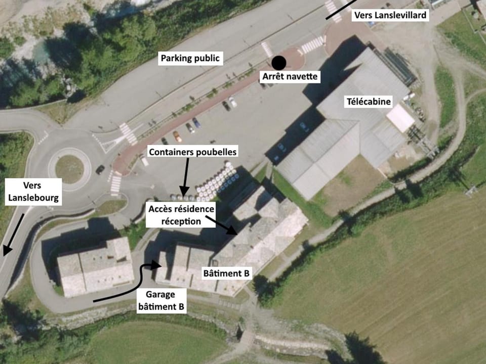 Duplex pour 10 pers, au pied des pistes, proche télécabine et commerces, parking inclus - FR-1-508-16 Cabin in Piedmont