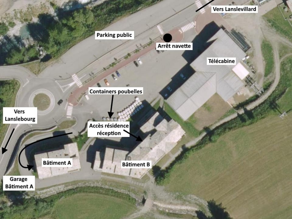 Duplex pour 10 pers, au pied des pistes, proche télécabine et commerces, parking inclus - FR-1-508-16 Cabin in Piedmont