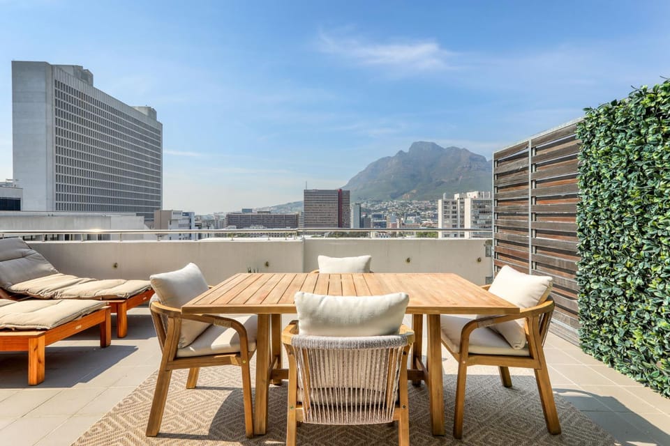Property building, Day, Natural landscape, View (from property/room), Balcony/Terrace, Seating area, Dining area, Mountain view