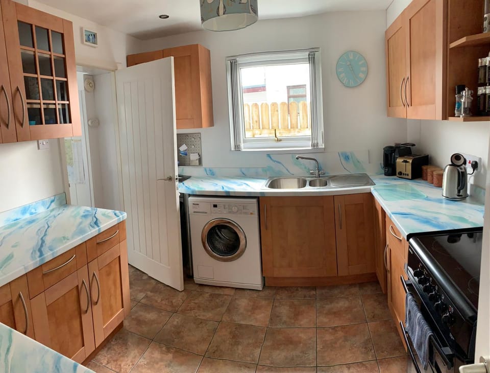Coffee/tea facilities, Kitchen or kitchenette, dishwasher, minibar, pet friendly, toaster, washing machine