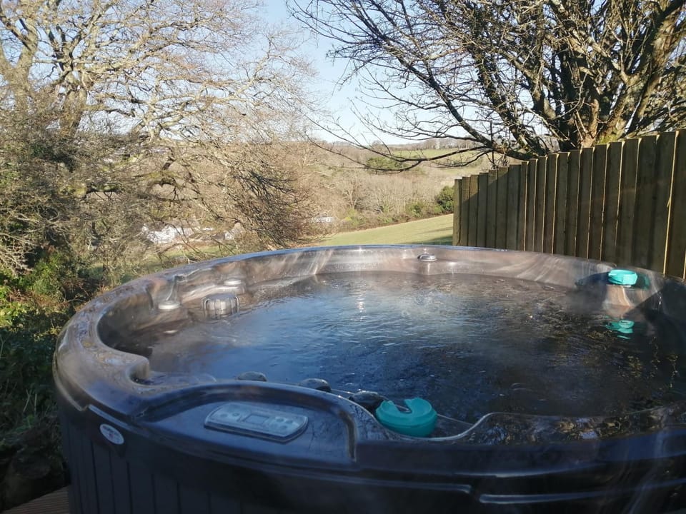 Garden, Hot Tub, Spa and wellness centre/facilities