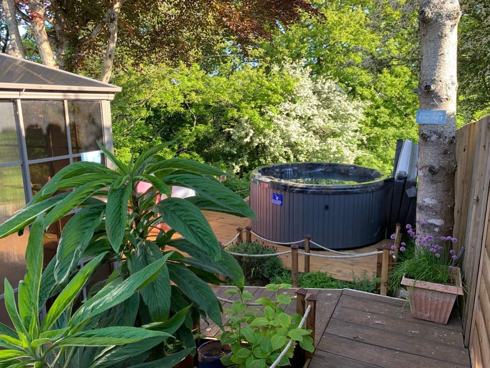 Garden, Garden, Hot Tub, Balcony/Terrace, Garden view