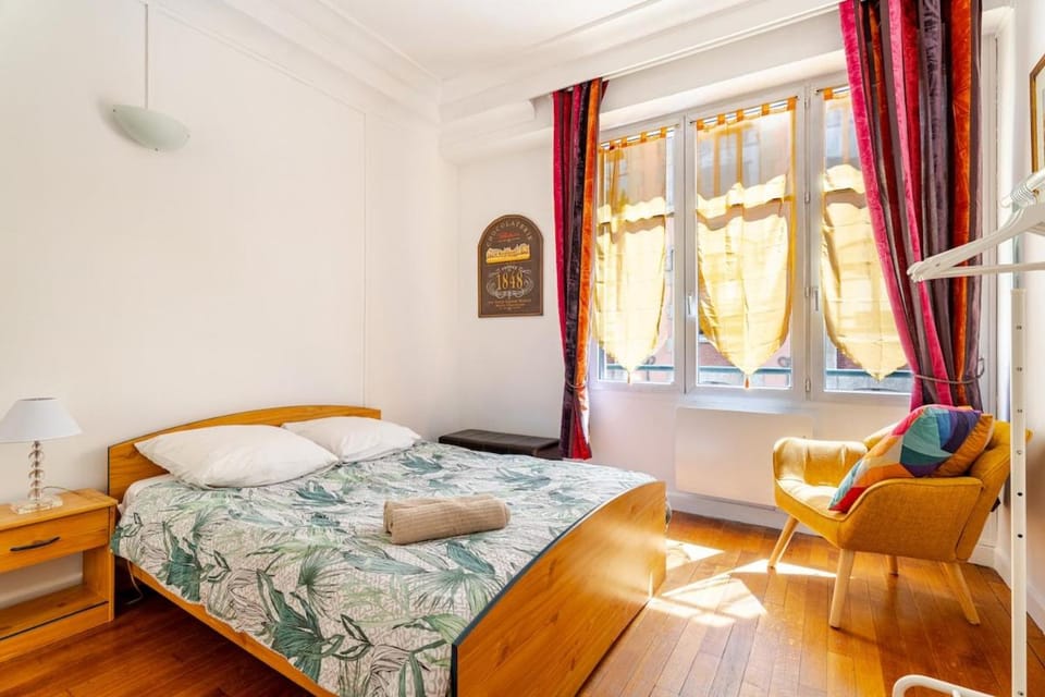 Bed, Photo of the whole room