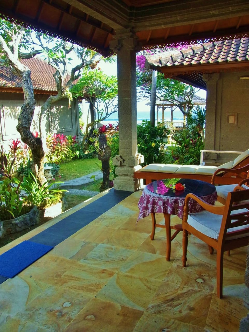 Day, Garden, Balcony/Terrace, Living room, Seating area, Garden view