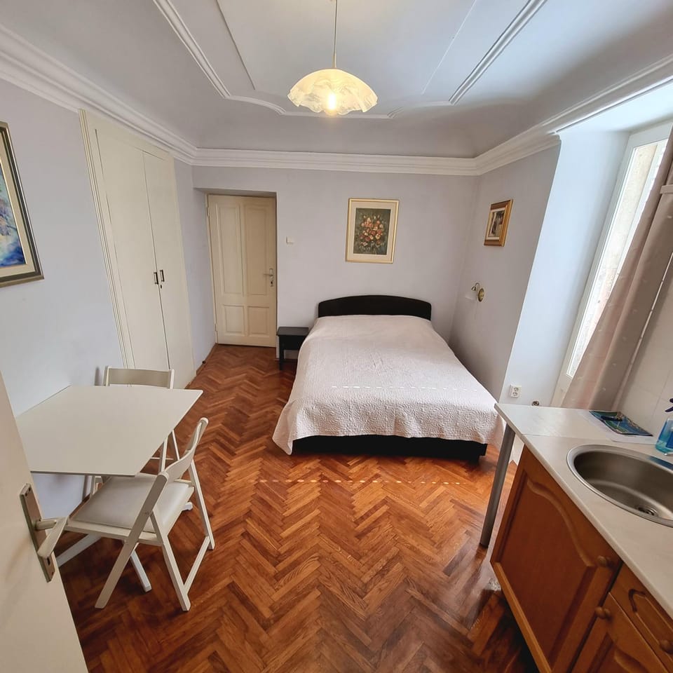 Old Town Garden Room Apartment in Dubrovnik