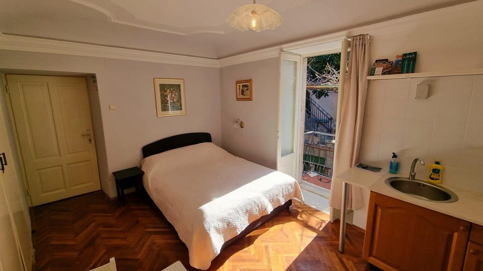 Old Town Garden Room Apartment in Dubrovnik