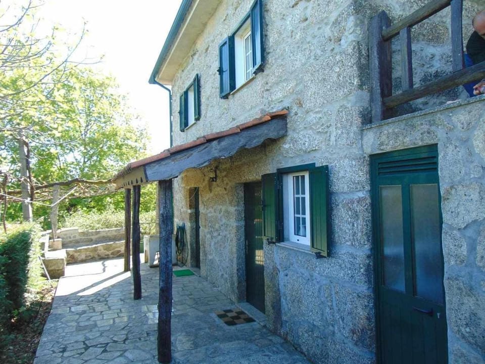 Casa de Granito Charmosa House in Viana do Castelo District, Portugal