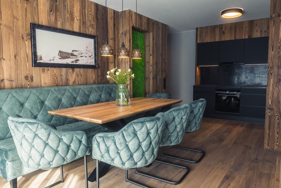 Kitchen or kitchenette, Dining area, oven, pet friendly, stove