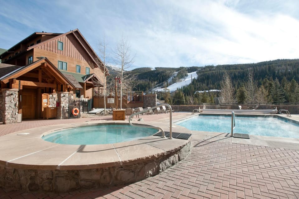 Arapahoe Lodge 1 Bed 2 Bath ALJD House in Keystone