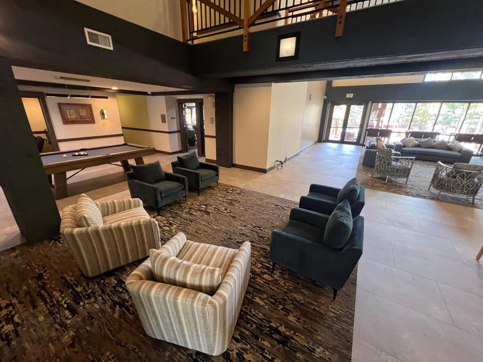 Billiard, Seating area