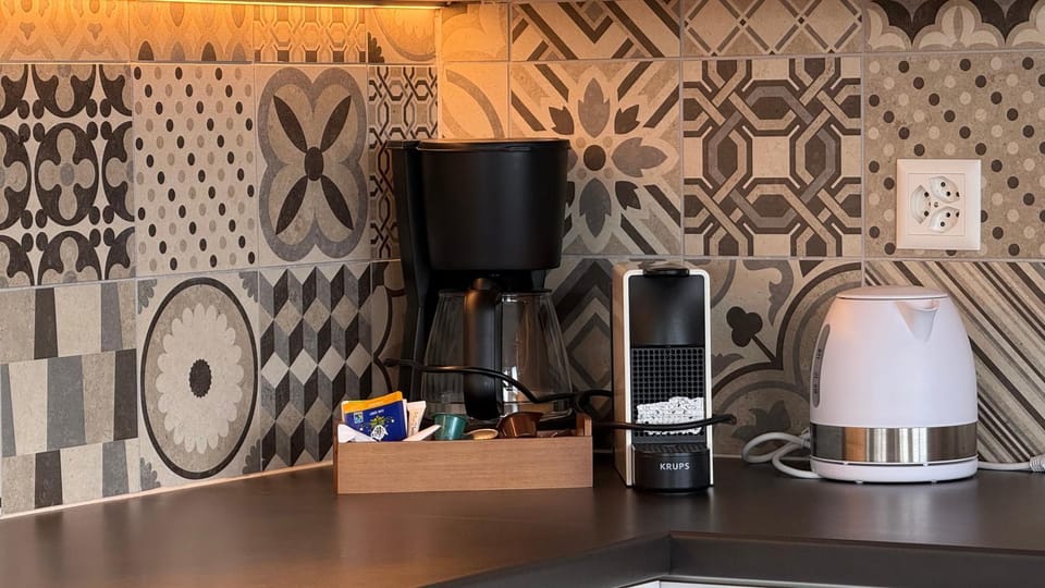 Coffee/tea facilities, Kitchen or kitchenette