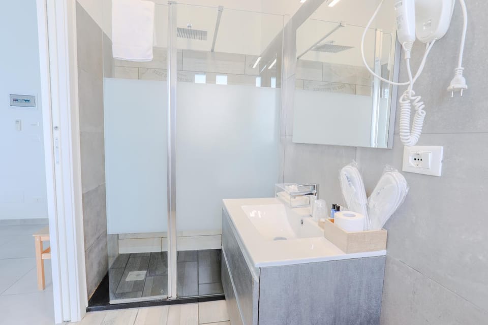 Shower, Bathroom